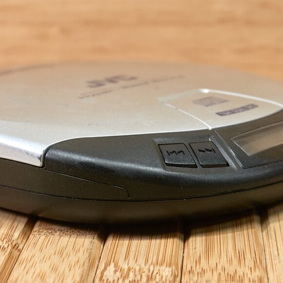 JVC XL-P34 Portable CD Player, Shock Protection Hyper Bass Sound, Made in Japan - Picture 6 of 11